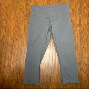 Lululemon dark gray capri leggings size 8 crop